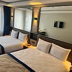 Отель Taksim Pera Orient 3*